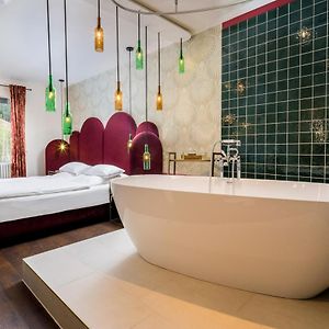 Thema Kamer met een King Size Bed